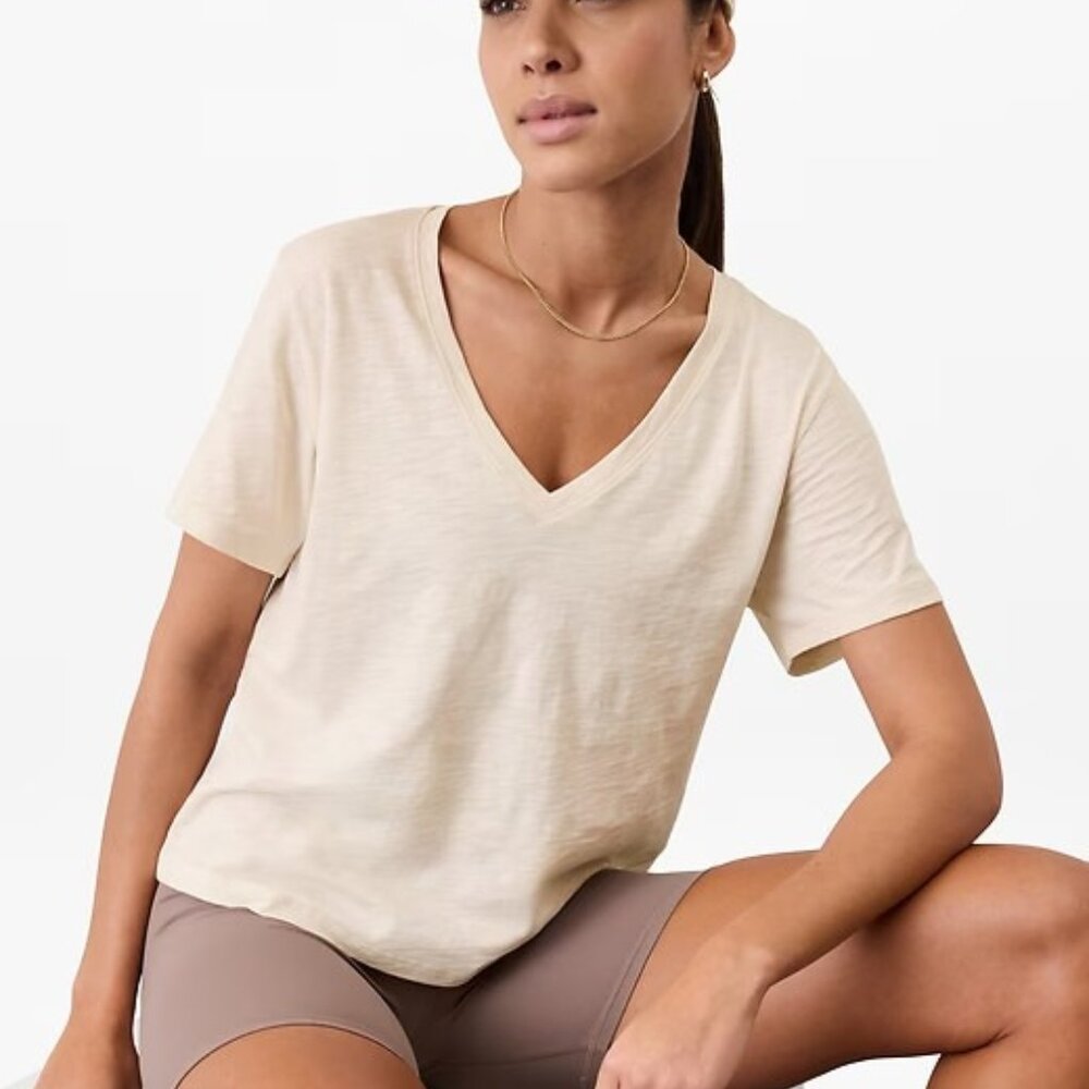 BNWT Athleta Essential Slub V-Neck Supima Cotton Short Sleeve Tee in Bone, Large